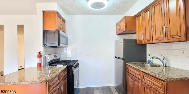 17 Cuozzo St - Photo 1