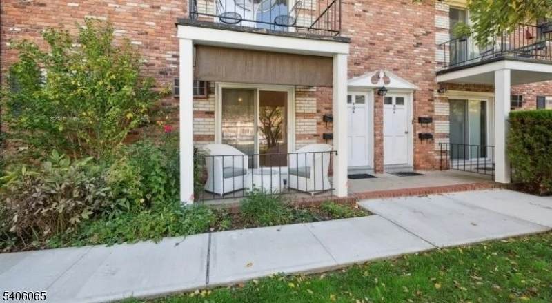 320 South Street 10E - Photo 1