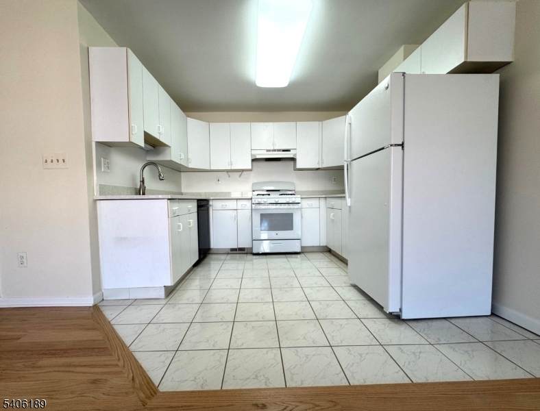 89 Main St - Photo 1