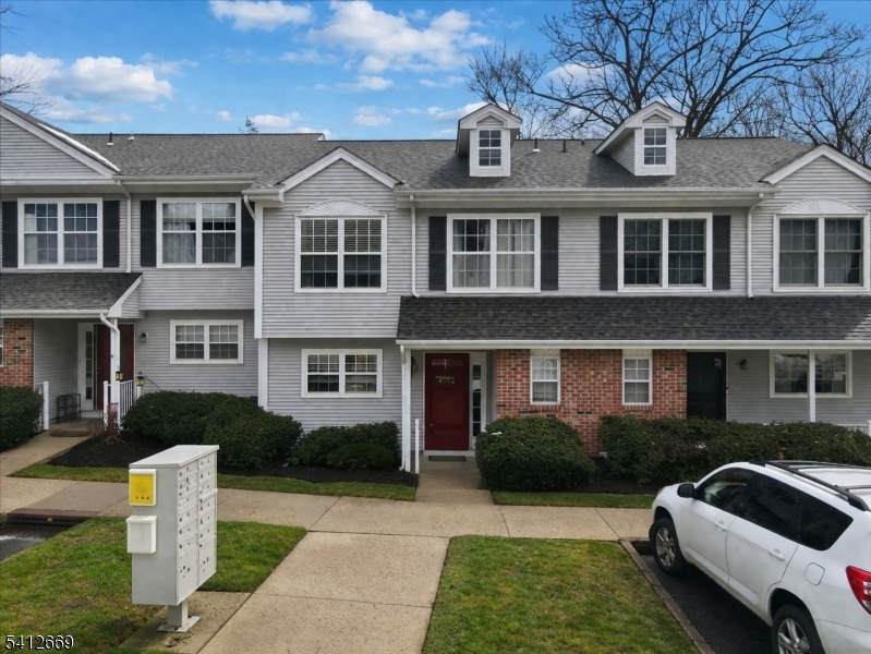 76 Hickory Way - Photo 1