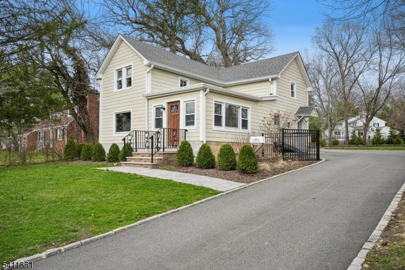 64 Shunpike Rd - Photo 1