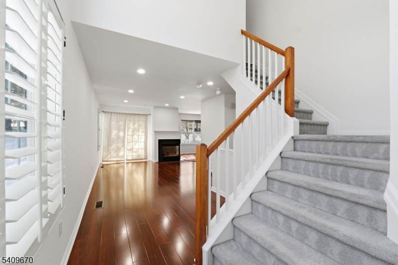 402 Dalton Ct - Photo 1