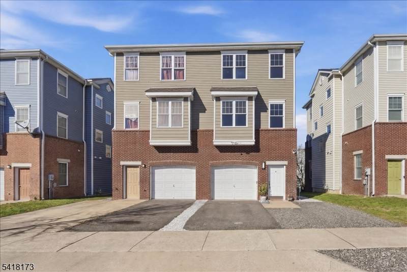 181 Court St - Photo 1