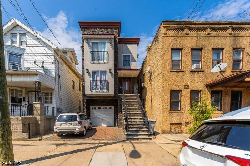 31 Spencer St - Photo 1