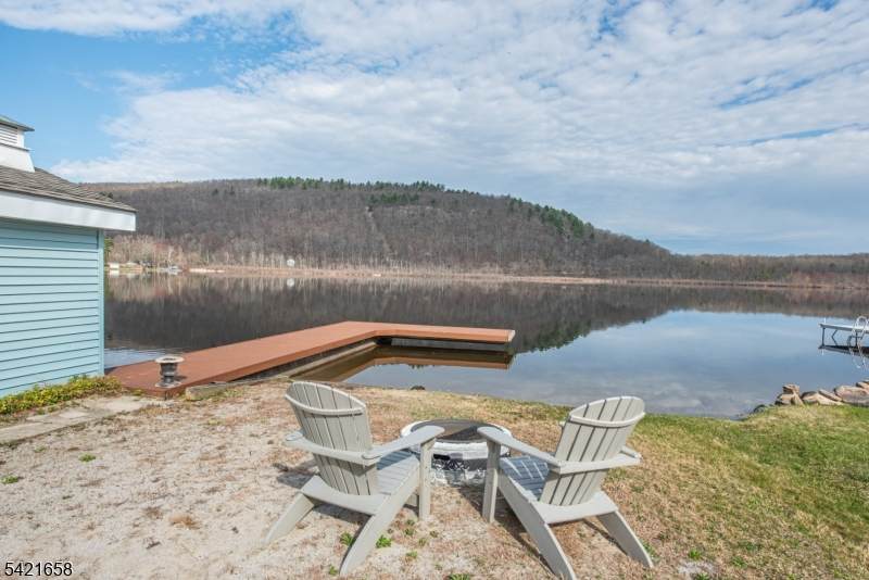 https://bt-photos.global.ssl.fastly.net/gsmls/orig_boomver_3_4020793-2.jpg