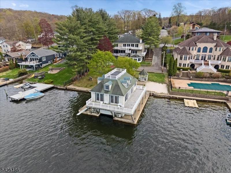159 Mcgregor Ave - Photo 1