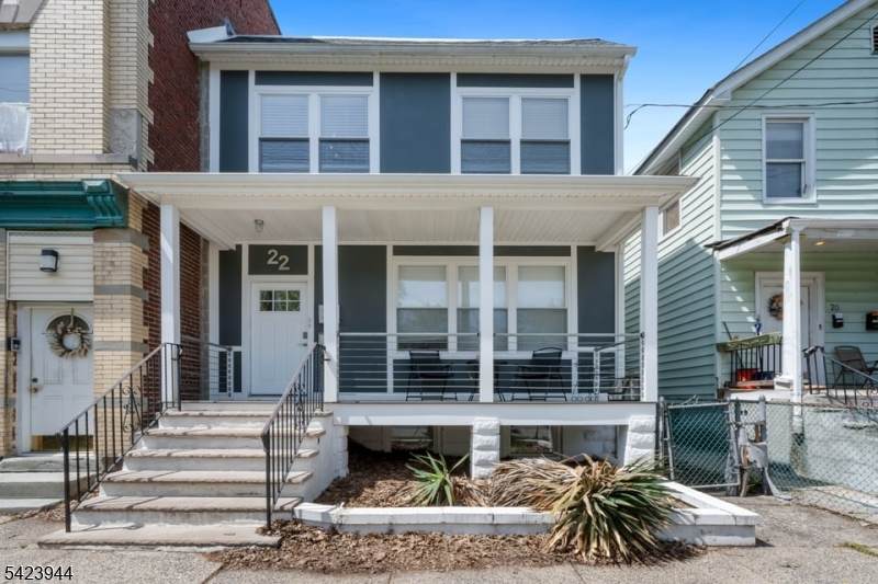 22 Willowdale Ave - Photo 1
