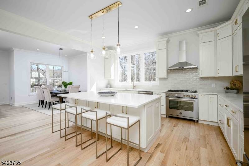 32 W Mcclellan Ave - Photo 1