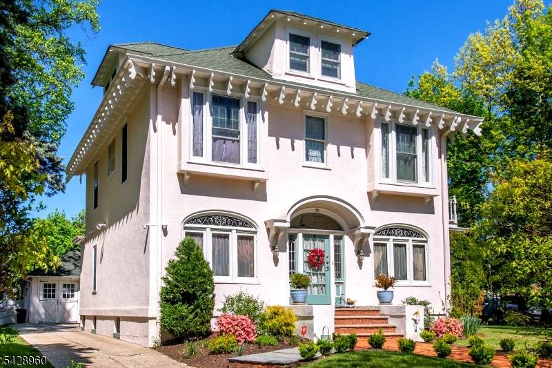 229 Tremont Ave - Photo 1