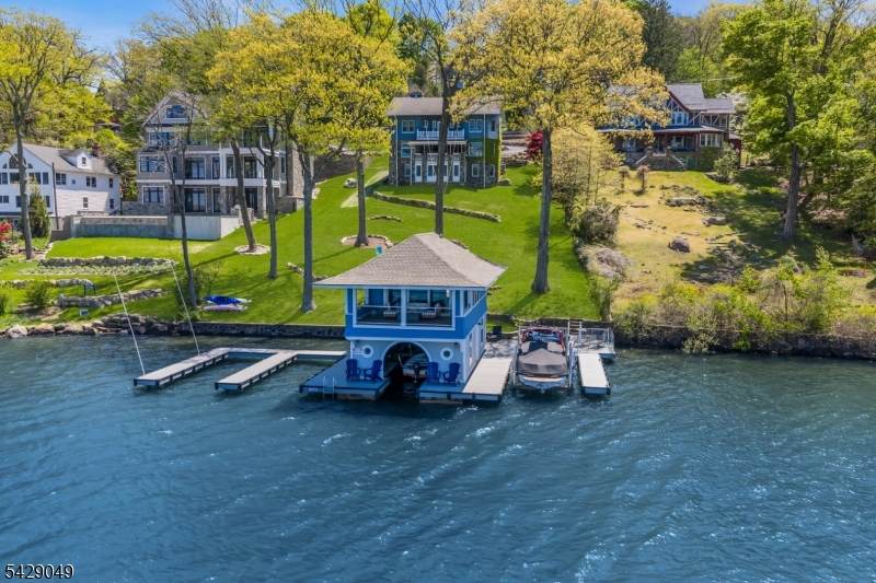 497 Windemere Ave - Photo 1