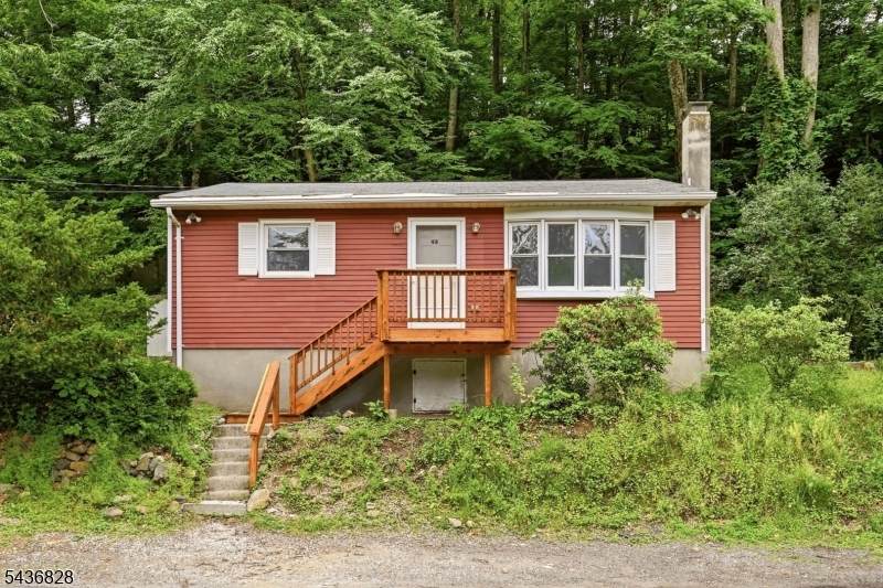 48 E Shore Dr - Photo 1