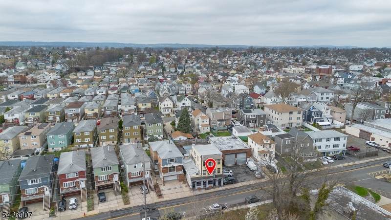 631 Schuyler Ave - Photo 1