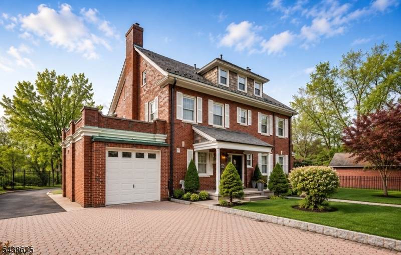 40 Carpenter St - Photo 1