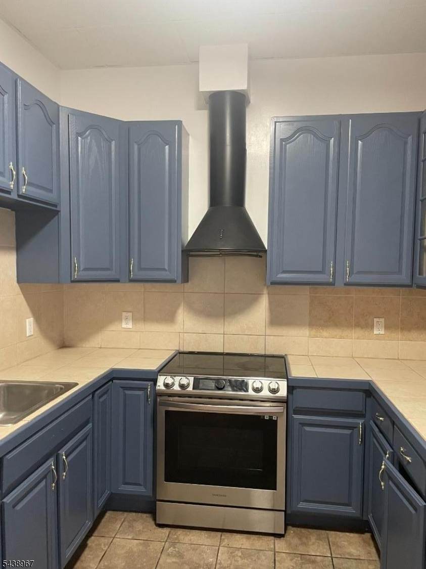 153 Ellison St - Photo 1