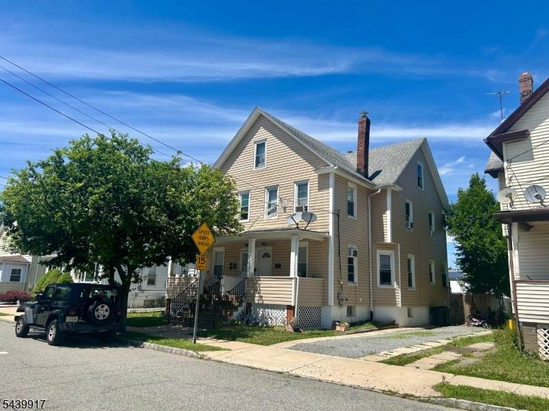 105 Berry St - Photo 1