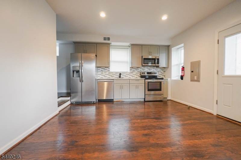 204 Baltimore Ave - Photo 1
