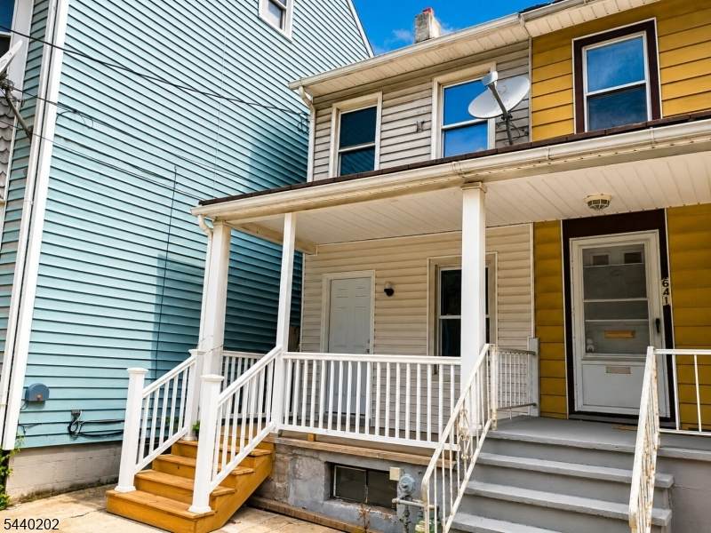 639 S Main St - Photo 1