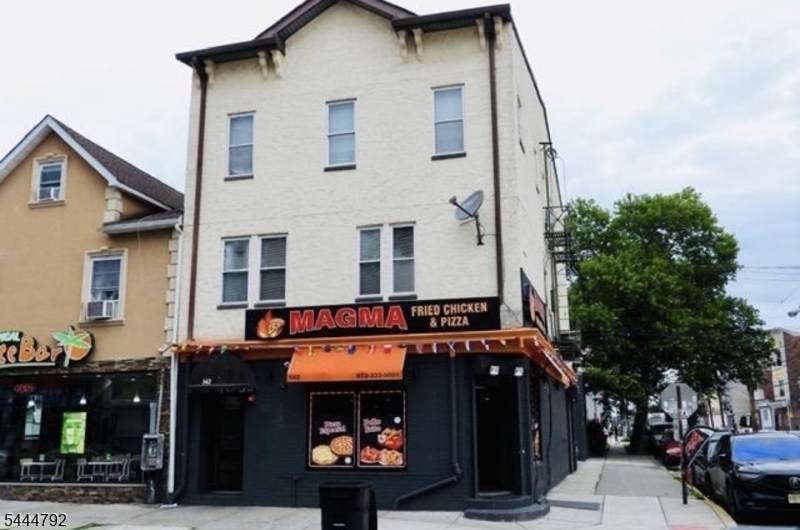 142 Passaic St - Photo 1