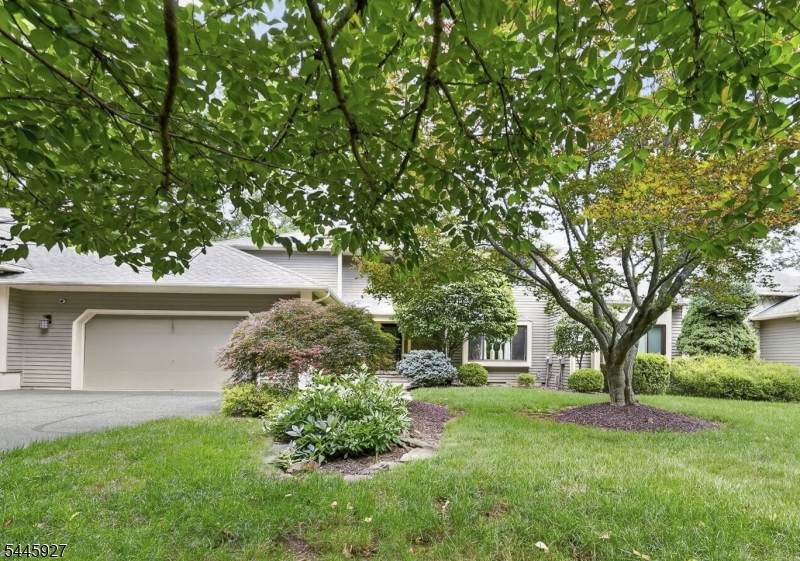 39 Hunters Circle - Photo 1