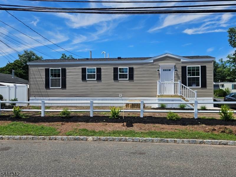 428 Kenbury Rd - Photo 1