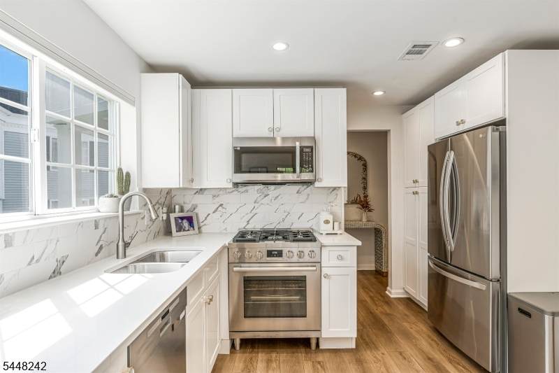 230 Riveredge Dr - Photo 1