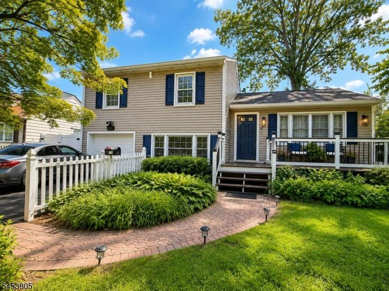314 N Michigan Ave - Photo 1