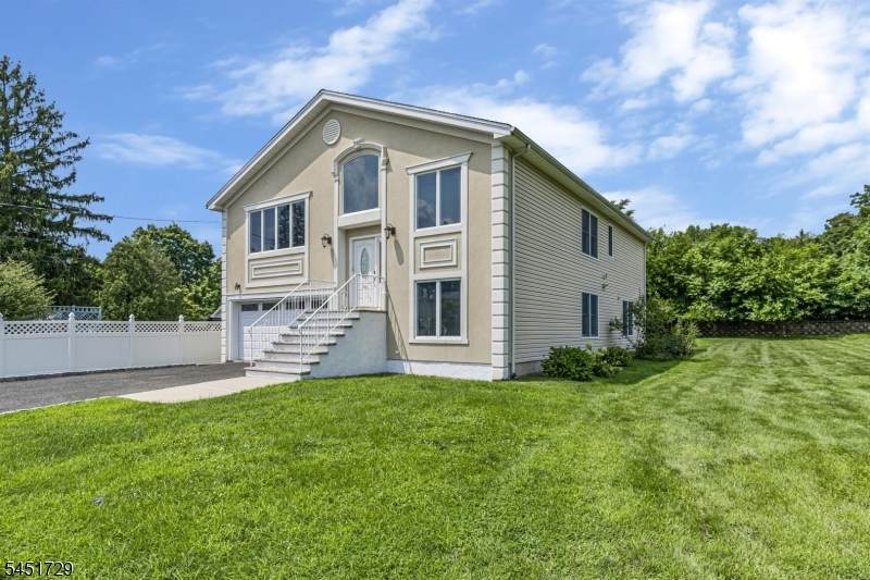 740 Hillside Ave - Photo 1