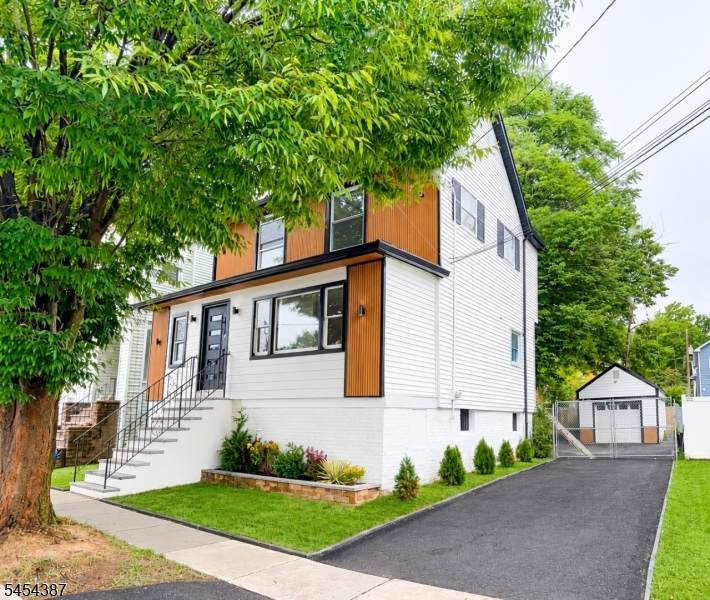 407 E 10Th Ave - Photo 1