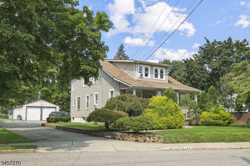 124 Weinmanns Blvd - Photo 1