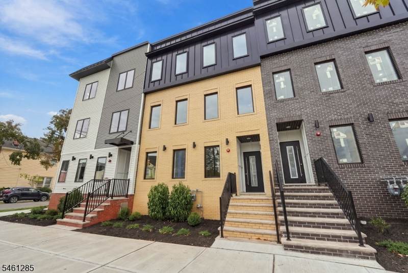 502 Davis Ave - Photo 1