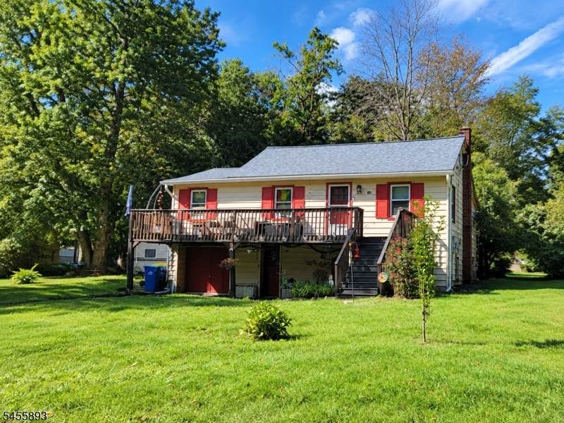 39 Elizabeth Ave - Photo 1