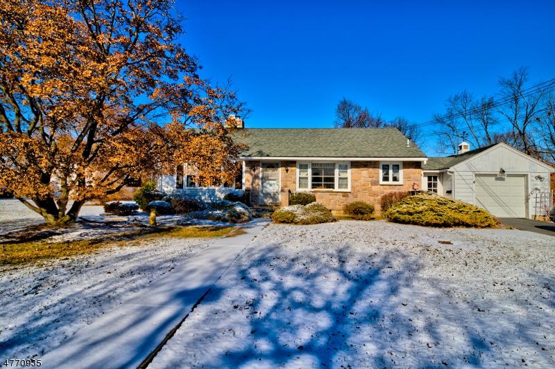 34 Emery Ave - Photo 1