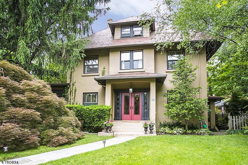 95 Maplewood Ave - Photo 1