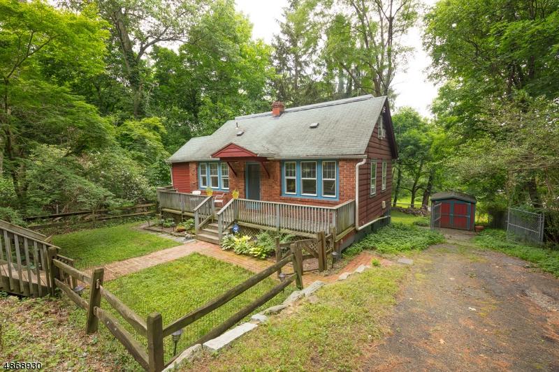 187 Sussex Ave - Photo 1