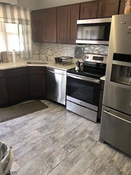 255 Pennsylvania Ave - Photo 1