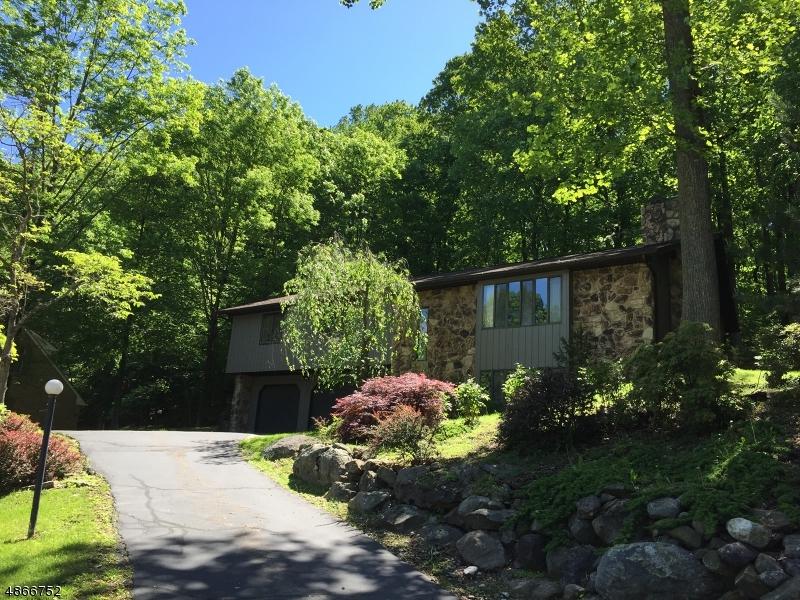 8 Cardinal Rd - Photo 1