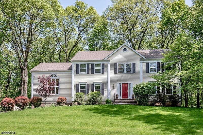 45 Longview Ave - Photo 1