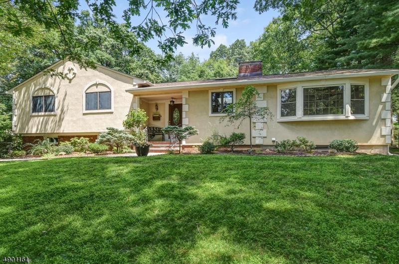 45 Hickory Pl - Photo 1