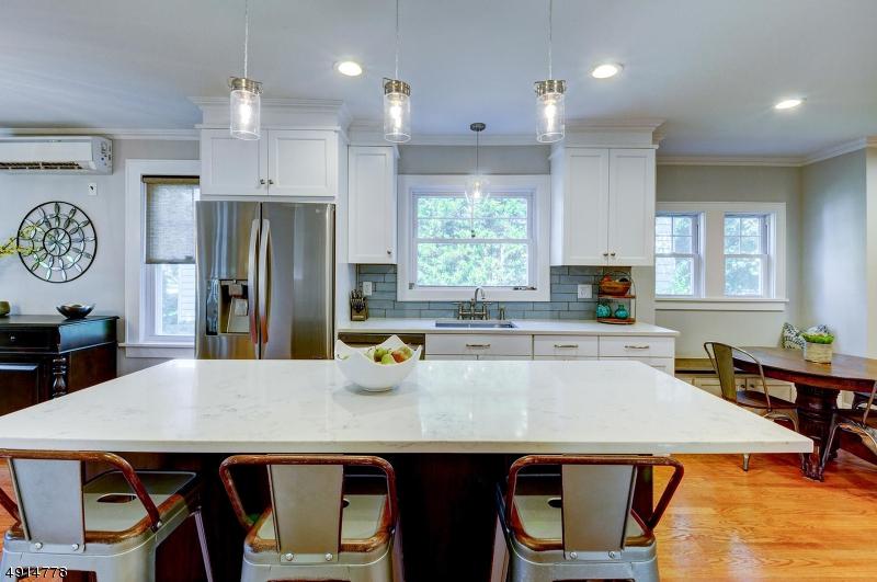 720 Fairacres Ave - Photo 1
