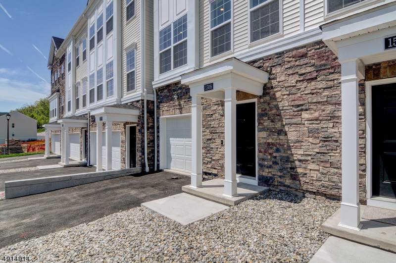 208 Emerald Drive - Photo 1