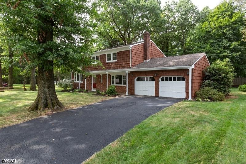 3 Beverly Rd - Photo 1