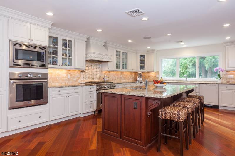 18 Oak Pl - Photo 1