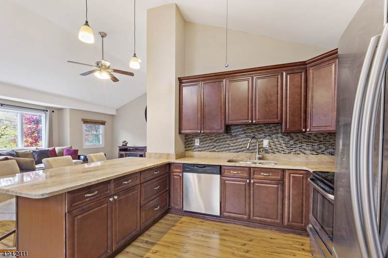 122 W Lake Shore Dr - Photo 1