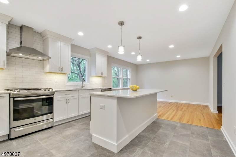 102 Exeter Dr - Photo 1