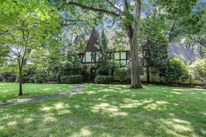 175 Bryant Ave - Photo 1