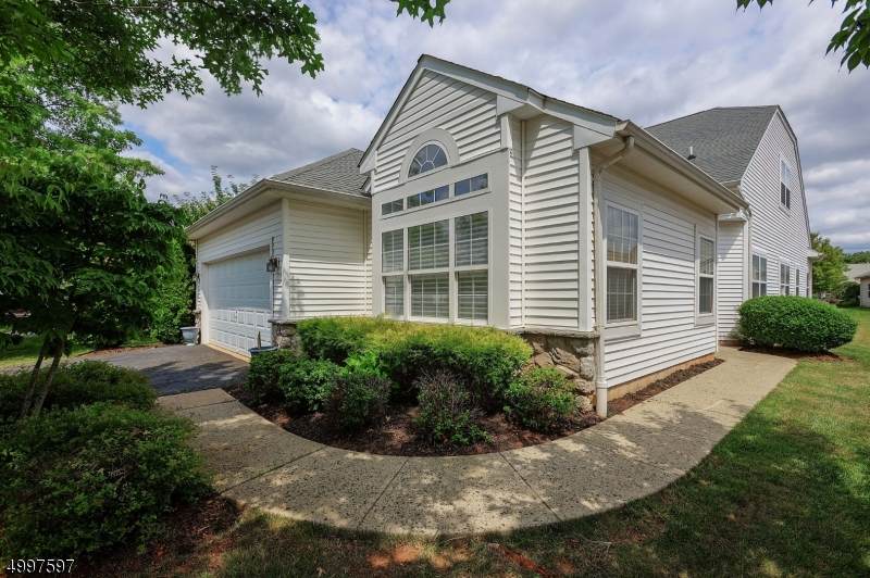 47 Renaissance Blvd - Photo 1