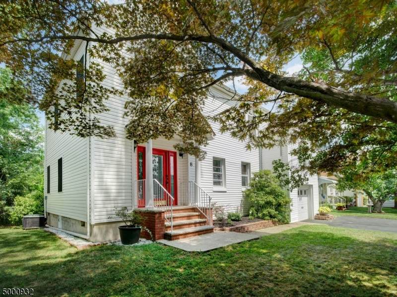 8 Mapes Ave - Photo 1