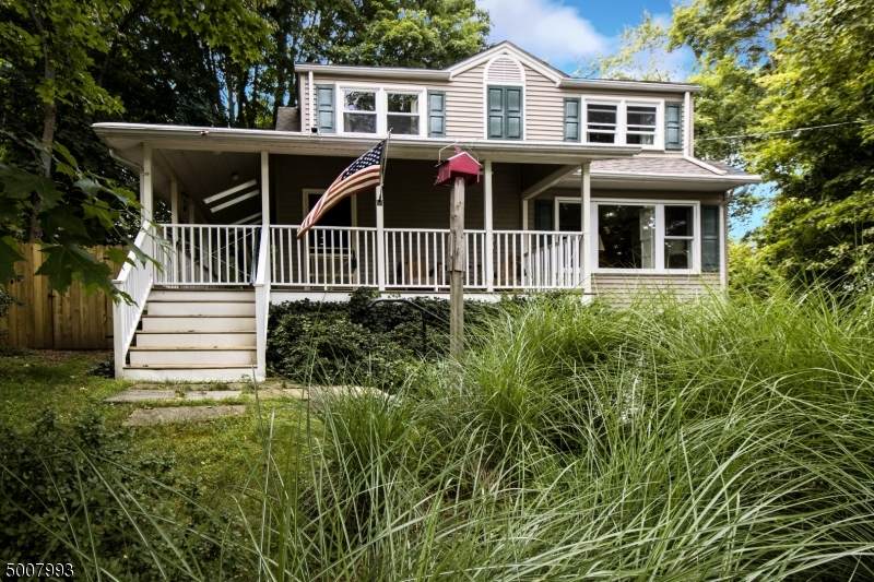 8 Lee Pl - Photo 1