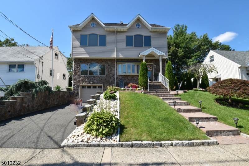 35 Dianne Ct - Photo 1