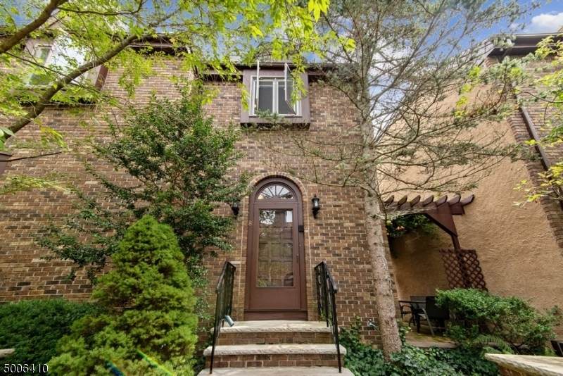 8 Amelia Ct - Photo 1